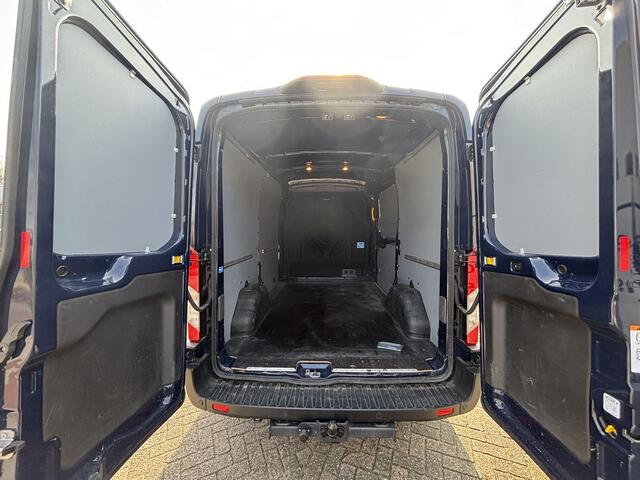 Ford TRANSIT 350 2.0 TDCI L2H2 Trend | SCI | 130pk | Trekhaak | Achteruitrijcamera | Cruise control | Airco | Bluetooth | Voorruitverwarming | 3 zitplaatsen