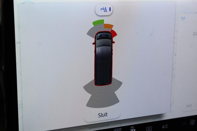 Ford TRANSIT 350 2.0-130pk TDCI L3H2 Trend. Nette bedrijfswagen die u nog jaren van dienst kan zijn ! Volledige fotoreportage volgt na poetsen. Airco, cruise cntrl, camera, pdc v+a, stoel-, spiegel- en voorraamverw., navigatie, telefoonvoorb., boordcomputer, armsteun 