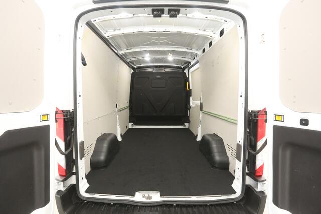 Ford TRANSIT 2.0 TDCI L3H2 170PK Trail | Airco | Adap. Cruise | 3 Zits | Camera | Trekhaak | Carplay | Parkeersens.