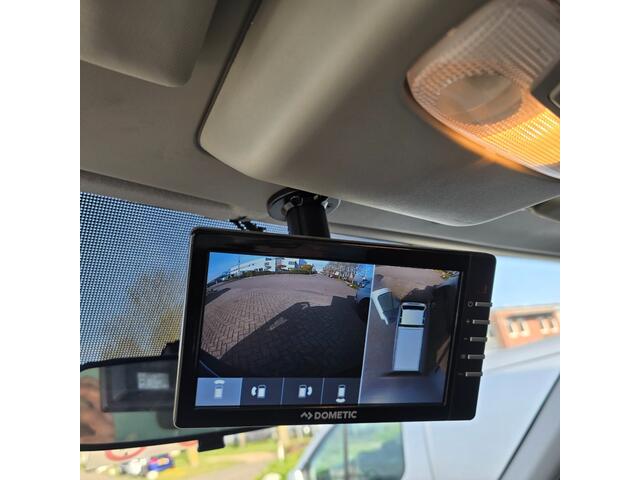 Ford TRANSIT 2.0 TDCI bakwagen met laadklep 1200 kg laadvermogen