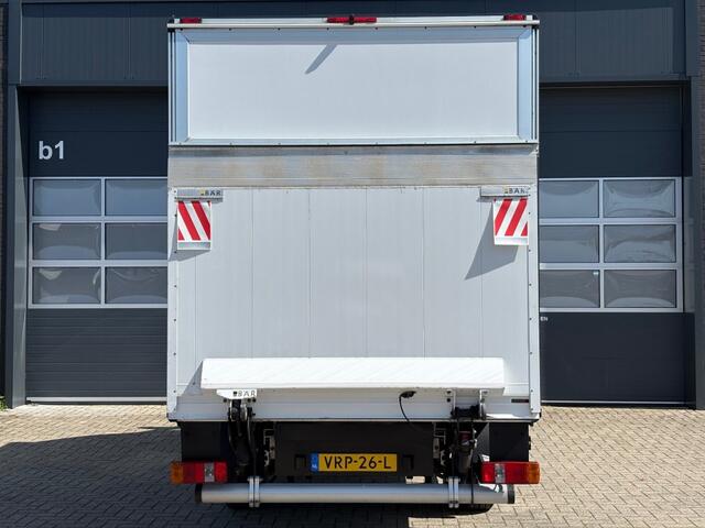 Ford TRANSIT Bakwagen 2.0 TDCI 129pk / Laadklep / Luchtvering / Stoelverwarming / Carplay / Airco / Cruise / Camera / Navi