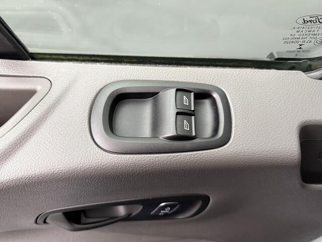 Ford TRANSIT 2.0TDCi 130PK L2H2 | Multimedia | Airco | Cruise | Betimmering | 3-Zits