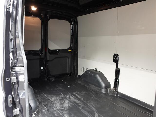 Ford TRANSIT 310 2.0 TDCI L2H2 Trend Automaat Navigatie Trekhaak 360° Camera Airco Cruise DAB+