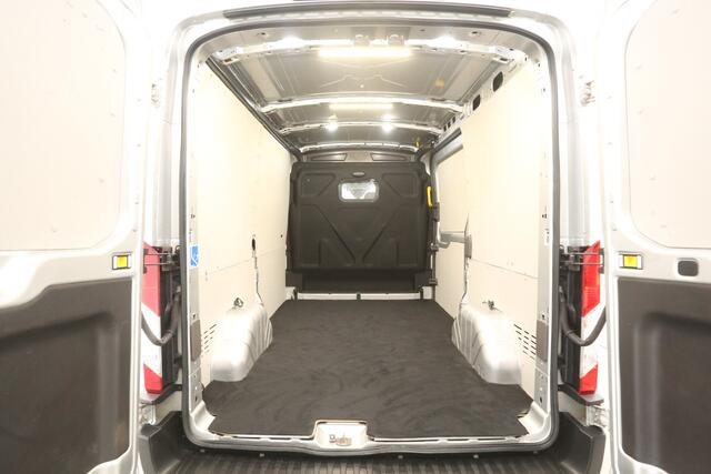 Ford TRANSIT 2.0 TDCI Limited 185PK L2H2 | Aut. | Airco | Cruise | Carplay | 3 Zits | Trekhaak | Navi | Bi-Xenon | Parkeersens.