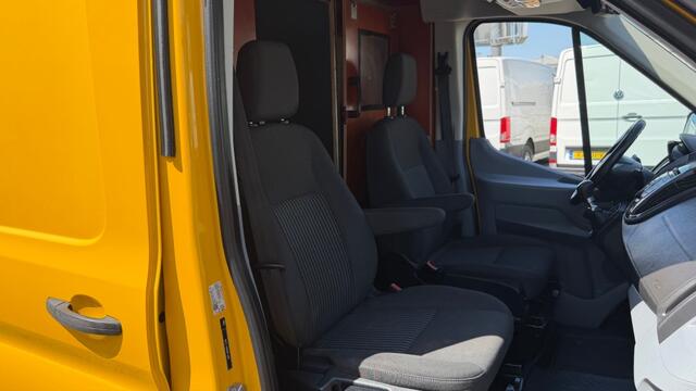 Ford TRANSIT 2.0 TDCI 96KW 131PK EURO 6 FWD AIRCO/ CRUISE CONTROL/ TREKHAAK 2800KG/ 100% DEALERONDERHOUDEN