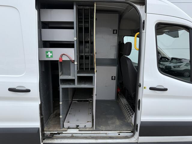 Ford TRANSIT 2.0 TDCI L2H2 Airco Cruise Control Parkeersensoren Stoelverwarming Zwaailampen Kastwand Inbouw