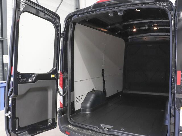 Ford TRANSIT 130pk L2H2 Automaat Trekhaak Airco 360°Camera DAB+