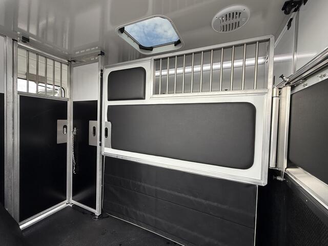 Ford TRANSIT | Horsetruck | KRISMAR | STALLION 3XL | 2024 | HENGST | 39.400KM | AUTOMAAT | 3-SEAT | L3 | SUPERDELUXE | BELGISCH KENTEKEN