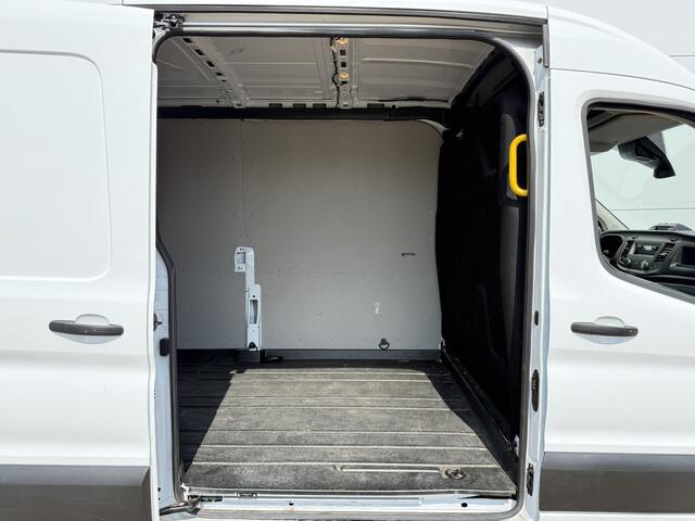 Ford TRANSIT 2.0 TDCI 130PK L3H2 Airco Cruise control Parkeersensoren v+a