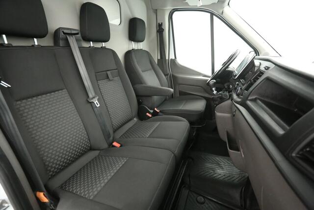 Ford TRANSIT 2.0 TDCI L3H2 170PK | Airco | Cruise | Camera | 3 Zits | Carplay | Trekhaak