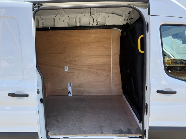 Ford TRANSIT 2.0 TDCI 130PK L3H3 Airco Cruise Control Camera Parkeersensoren v+a