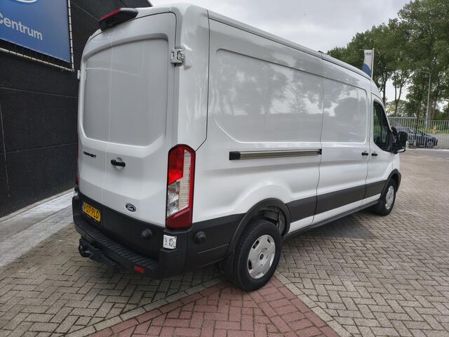 Ford TRANSIT 350 2.0 TDCI 130 pk L3H2 Trend RWD | Trekhaak | Adapt. cruise | 360° Camera | Voorruitverw. | 3-zits | BPM vrij | 4 seiz. banden