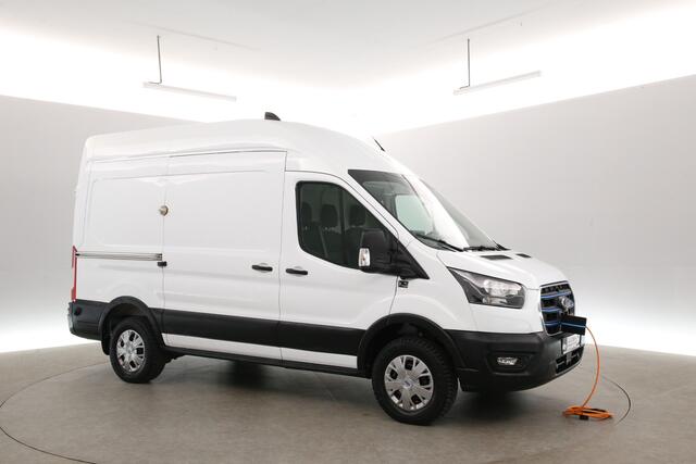 Ford TRANSIT Elektrisch 68 kWh L2H3 | Snelladen | SOH 97% | Clima | 360° Camera | Cruise | 3 Zits | Carplay | Navi