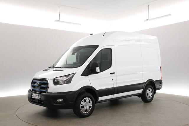 Ford TRANSIT Elektrisch 68 kWh L2H3 | Snelladen | SOH 97% | Clima | 360° Camera | Cruise | 3 Zits | Carplay | Navi