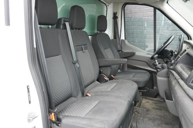 Ford TRANSIT 2.0 TDCI L4 130PK Bakwagen EURO 6 - LAADKLEP - Airco - Navi - ¤ 21.950,- Excl