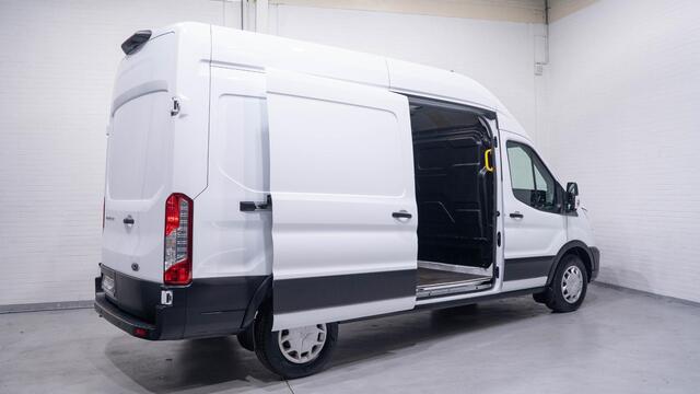 Ford TRANSIT 2.0 TDCI 130 pk L3H3 Trend Navi, Camera, DAB+ Dodehoek Assist, Laadruimte Pakket, PDC V+A, Hoog Dak, 3-Zits