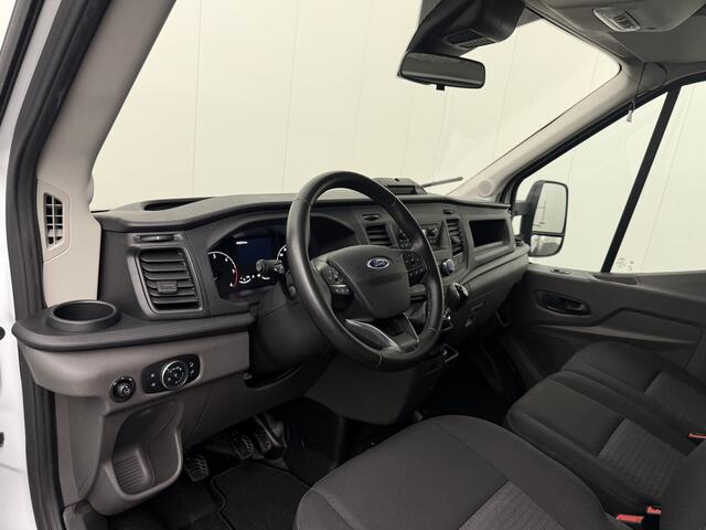 Ford TRANSIT 2.0TDCi 130PK Bakwagen+Laadklep | Dakpoiler | Airco | Cruise | 3-Zits