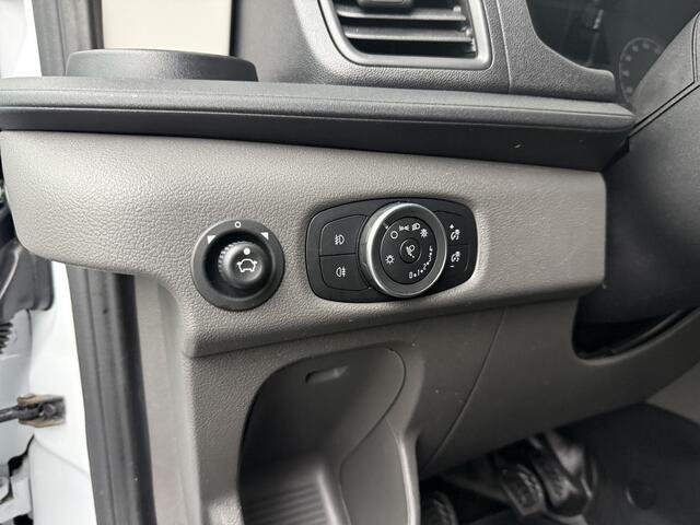 Ford TRANSIT 2.0TDCi 130PK Bakwagen+Laadklep | Dakpoiler | Airco | Cruise | 3-Zits