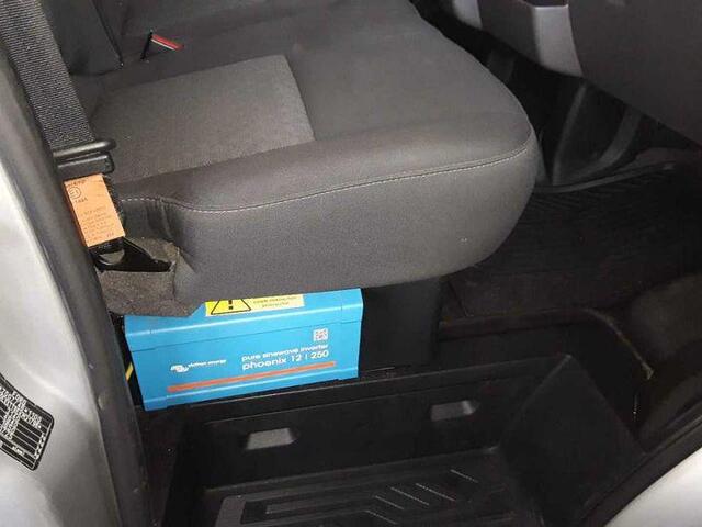 Ford TRANSIT 310 2.0 TDCI L2H2 Trend Volledige ingerichte Laadruimte met Omvormer en Standverwarming| Airco | Navigatie