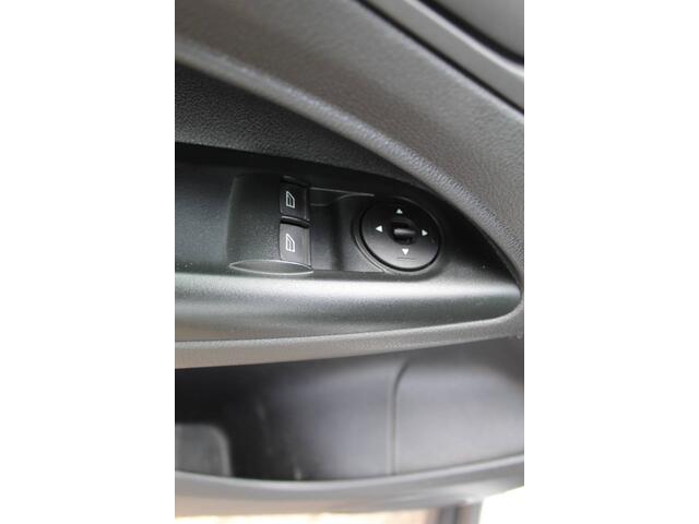 Ford TRANSIT CONNECT 1.5 TDCI L1 Trend Airco , Trekhaak , Mistlampen voor , Bluetooth Imperial+ladderrol , Laadruimte betimmering