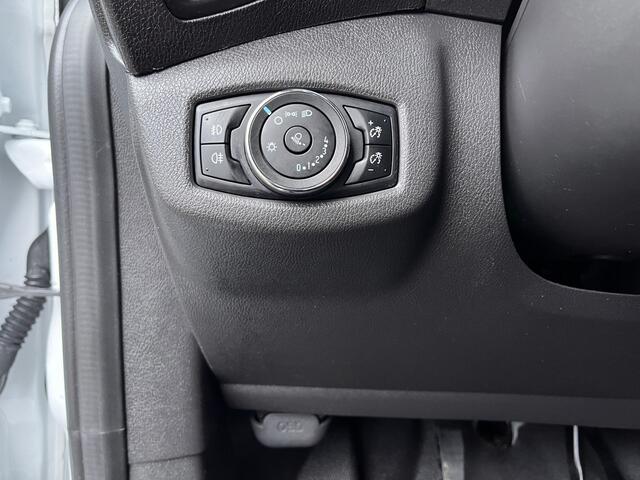 Ford TRANSIT CONNECT 1.5 TDCI L1 Airco Kastinrichting Schuifdeur Parkeersensoren voor en achter Telefoonverbinding 2-Persoons Euro 6 Bpm vrij voor particulier gebruik !!