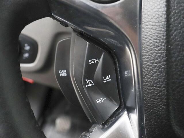 Ford TRANSIT CONNECT 1.5 L2 Trend Automaat Navi Airco Parkeersensoren Cruise Control 3Zits Camera