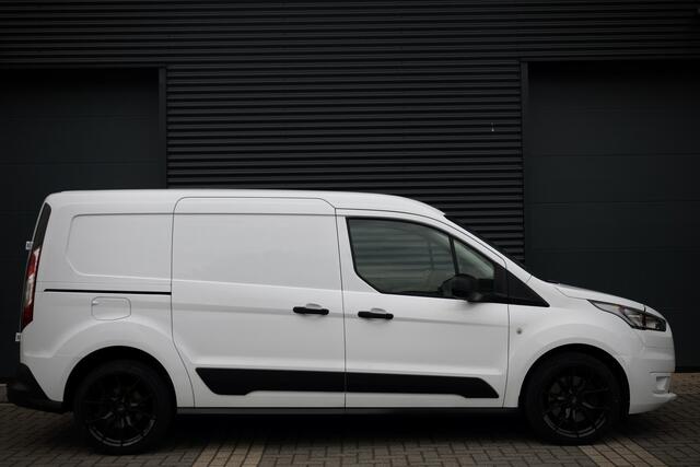 Ford TRANSIT CONNECT 1.5 EcoBlue 120 PK L2 | 3-Zitter | Navigatie | Stoelverwarming | CarPlay | Camera | Airco | PDC | Trekhaak | Dealer onderhouden | Nieuwe APK | Onderhoudsbeurt