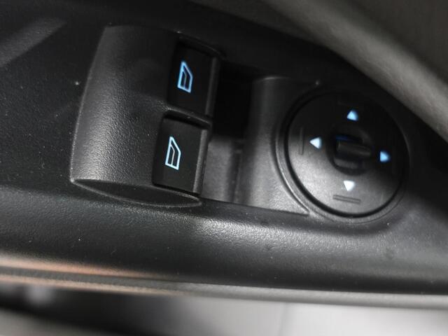 Ford TRANSIT CONNECT 1.5 EcoBlue L2 Trend Schade / Damaged Rijdbaar/ Drivable Navi Airco Parkeersensoren Camera Carplay