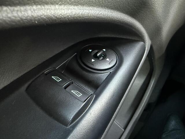 Ford TRANSIT CONNECT 1.5 EcoBlue L2 Trend ?Automaat ?Navigatie ?Camera ?Airco ?Cruise ?Voorruitverwarming ?Parkeersensoren