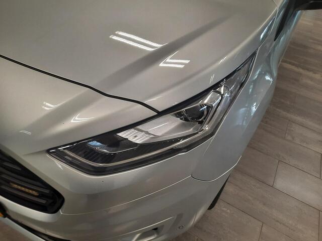 Ford TRANSIT CONNECT 1.5 EcoBlue L2 Limited automaat met heel veel opties.
