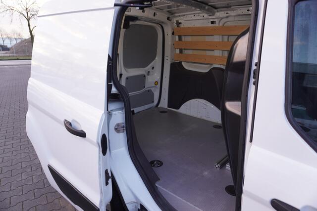 Ford TRANSIT CONNECT 1.5 EcoBlue 120PK Automaat EURO 6 - Airco - Navi - Cruise - ¤ 12.950,- Excl.