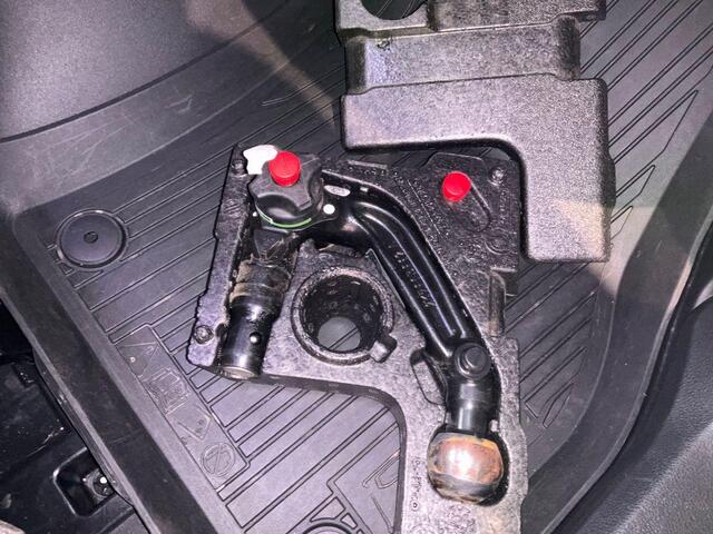 Ford TRANSIT CONNECT 2.0 EcoBlue L1 Trend 122pk Automaat | Nieuw model | Trekhaak | Zwarte velgen | Race striping