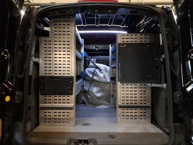 Ford TRANSIT CONNECT 1.0 Ecoboost L2 Trend | 62000 KM | Navigatie | Cruise Control | Ingerichte Laadruimte | 3 Zitplaatsen | WORDT VERWACHT!