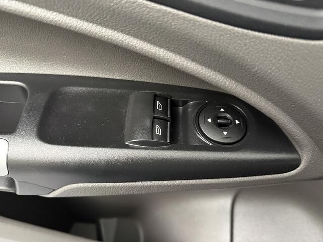 Ford TRANSIT CONNECT Automaat Lang 3-Zits | Kastinrichting | Navigatie | Camera | Airco | Cruise