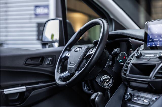 Ford TRANSIT CONNECT 1.0 Ecoboost L2 | 3-Zitter | Sortimo inrichting | Navigatie | Camera | CarPlay | Stoelverwarming | Airco | MF Stuur | Dealer onderhouden | Nieuwe APK