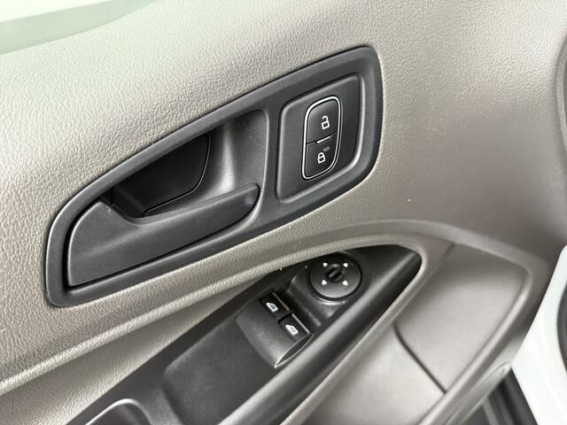 Ford TRANSIT CONNECT 1.5 EcoBlue Lang | 3-Zits | Multimedia | Airco | Cruise | Trekhaak | Betimmering