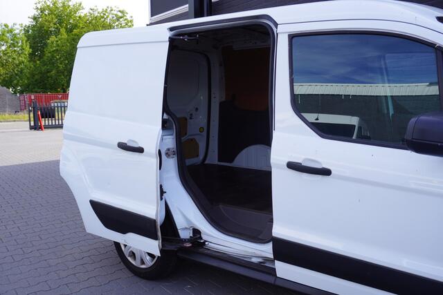 Ford TRANSIT CONNECT 1.5 EcoBlue EURO 6 - Airco - Trekhaak - ¤ 12.900,- Excl.