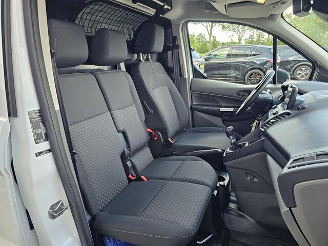 Ford TRANSIT CONNECT 1.5 EcoBlue L2 Trend 3 zitplaatsen | Navigatie | Achteruitrijcamera | Cruise control | Originele zomerset wordt nog gemonteerd