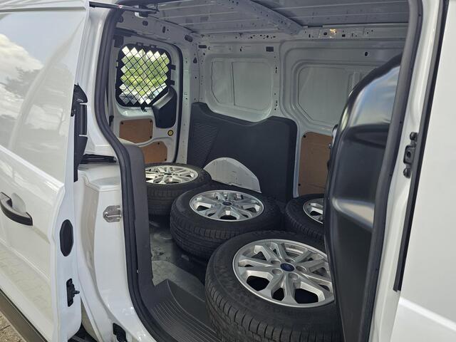 Ford TRANSIT CONNECT 1.5 EcoBlue L2 Trend 3 zitplaatsen | Navigatie | Achteruitrijcamera | Cruise control | Originele zomerset wordt nog gemonteerd