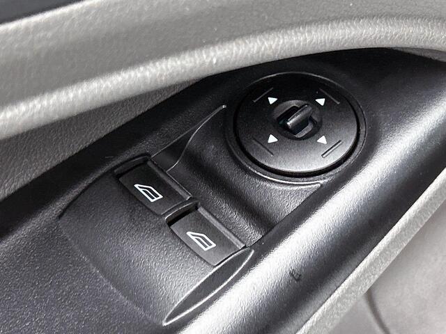 Ford TRANSIT CONNECT 1.5 EcoBlue Automaat L2 Trend Navigatie Airco Parkeersensoren Cruise Control 3Zits Camera DAB+
