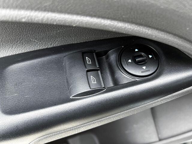 Ford TRANSIT CONNECT 1.5 EcoBlue Aut. L2 Trend Navigatie Airco Parkeersensoren Cruise Control Camera