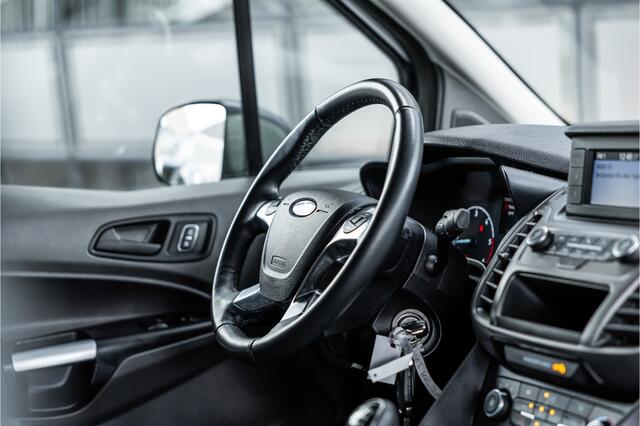 Ford TRANSIT CONNECT 1.5 EcoBlue 120 PK L2 | CarPlay | Camera | Navigatie | Stoelverwarming | DAB | MF Stuur | Euro 6 | Nieuwe APK