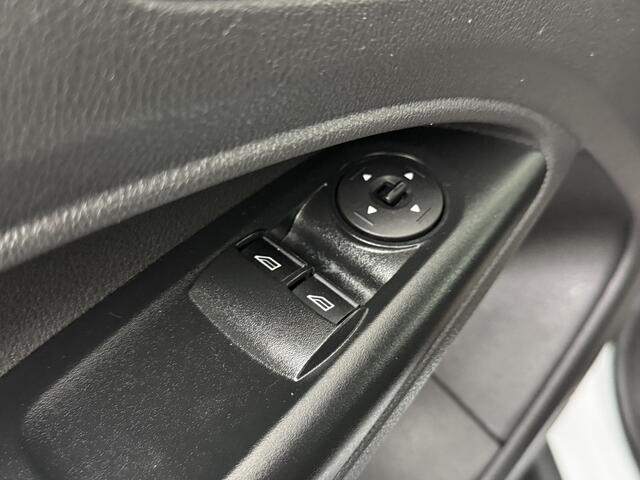Ford TRANSIT CONNECT 1.0 Ecoboost Benzine Lang | 3-Zits | Airco | Cruise | Betimmering
