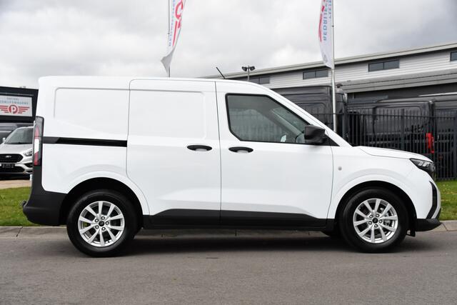 Ford TRANSIT COURIER 1.5 EcoBlue PB Edition Virtual, Camera, Cruise, Carplay, 100pk, Led, Multimedia, Trekhaak, Sensoren, Uniek!