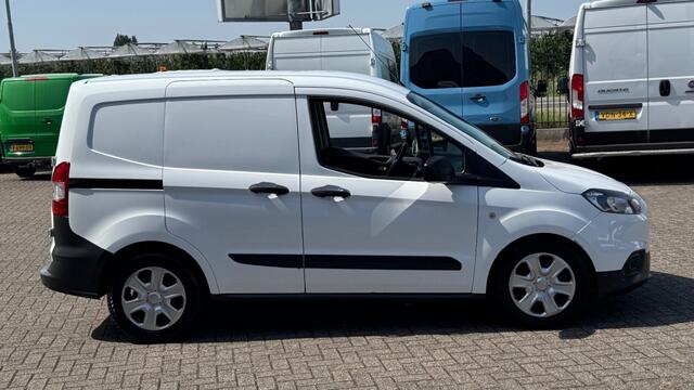 Ford TRANSIT COURIER 1.5 TDCI 55KW 75PK EURO 6 AIRCO/ NAVIGATIE/ CRUISE CONTROL/ 100% DEALERONDERHOUDEN