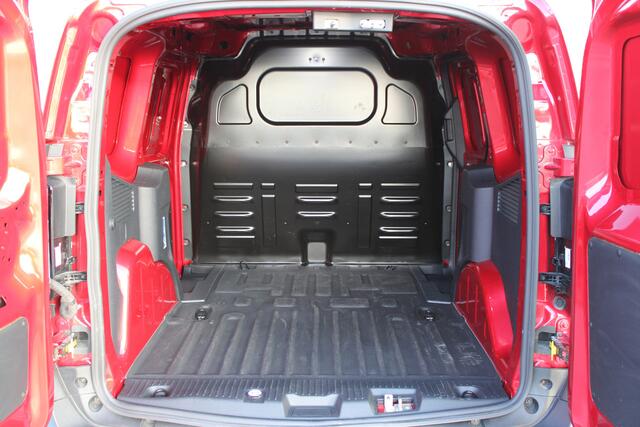 Ford TRANSIT COURIER 1.0 EcoBoost 124PK Limited |LED|WINTER-PACK|CRUISE|APP-CONNECT|