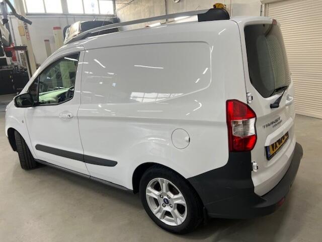 Ford TRANSIT COURIER 1.5 TDCI TREND, Airco, PDC, Navigatie, Bluetooth, Cruise Ctrl