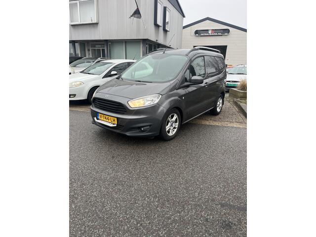 Ford TRANSIT COURIER 1.5 TDCI Trend Clima,Zeer nette en perfect rijdende Courier. Auto heeft alle extra,s 128013 km met nap