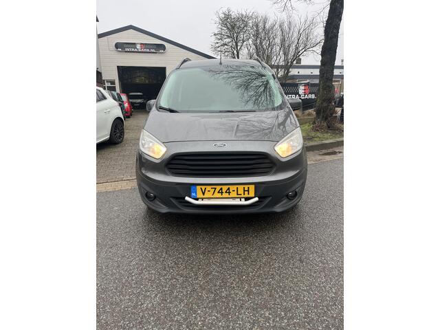 Ford TRANSIT COURIER 1.5 TDCI Trend Clima,Zeer nette en perfect rijdende Courier. Auto heeft alle extra,s 128013 km met nap