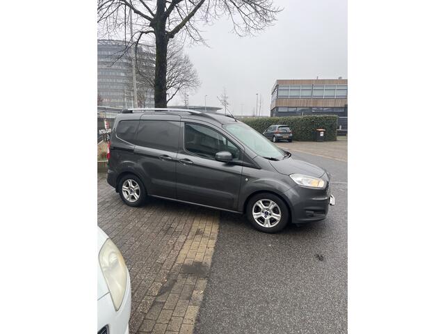 Ford TRANSIT COURIER 1.5 TDCI Trend Clima,Zeer nette en perfect rijdende Courier. Auto heeft alle extra,s 128013 km met nap